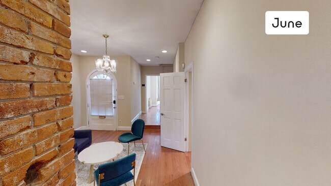 Foto del edificio - ROOM ONLY in 8-bed/3.5-bath Home