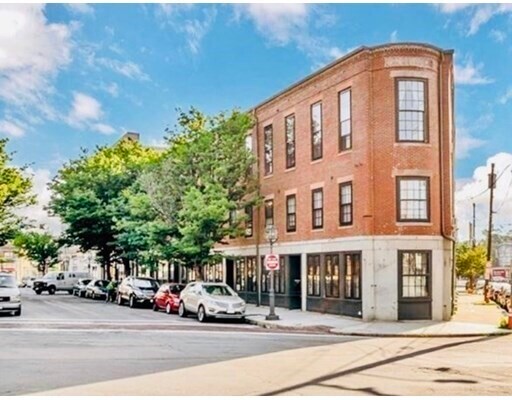 Primary Photo - 165 Winnisimmet St