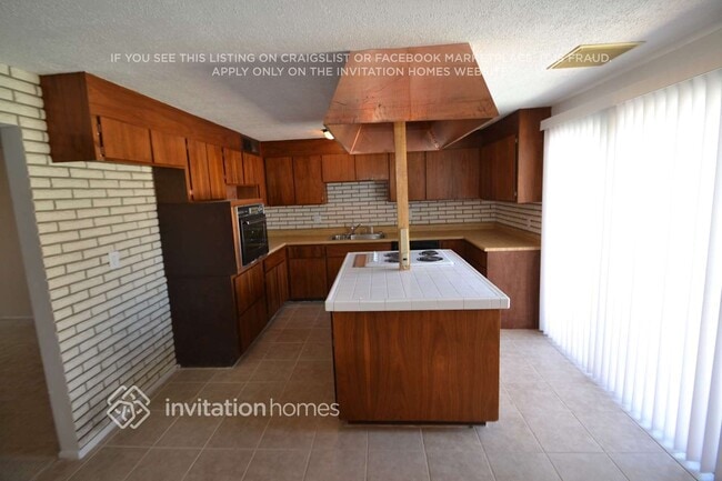 Building Photo - 4317 N 71st Ln