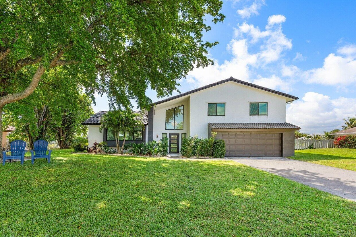 Primary Photo - 932 SW 33rd Pl