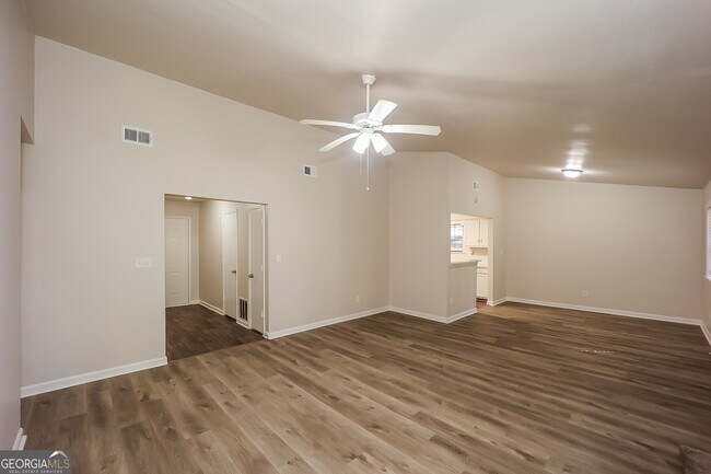 Building Photo - 380 Fleming Ct