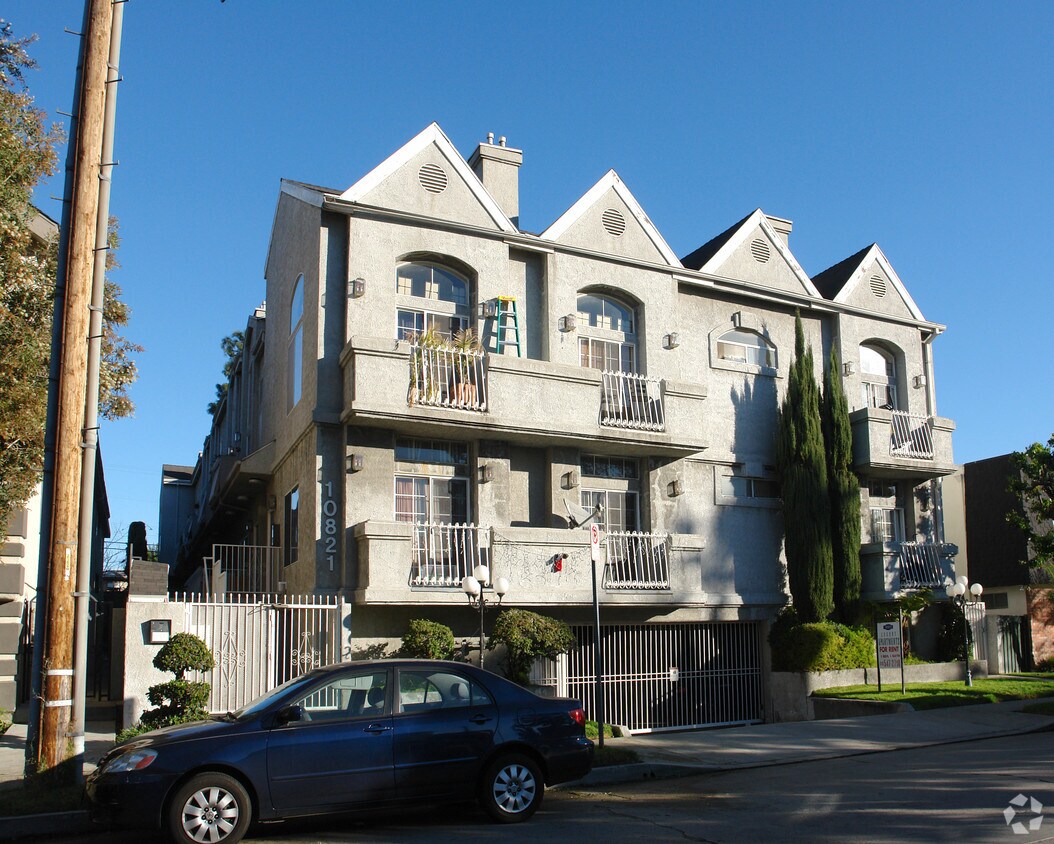 Primary Photo - 10821 Blix St
