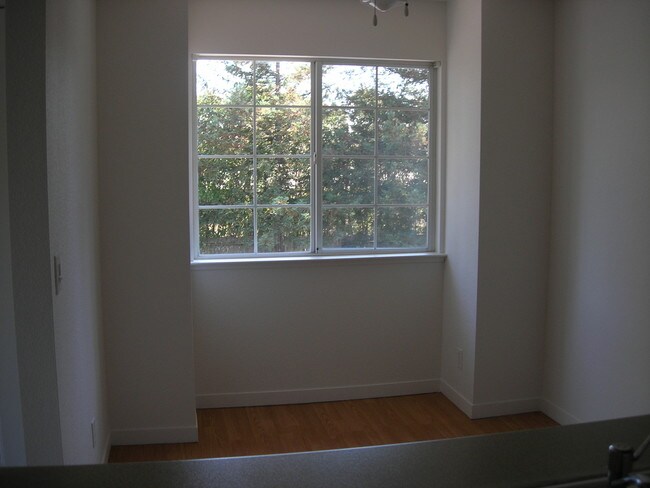 Foto del edificio - 1956 Lazzini Ave