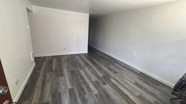 Foto del edificio - 1433 E Dearborn Ave