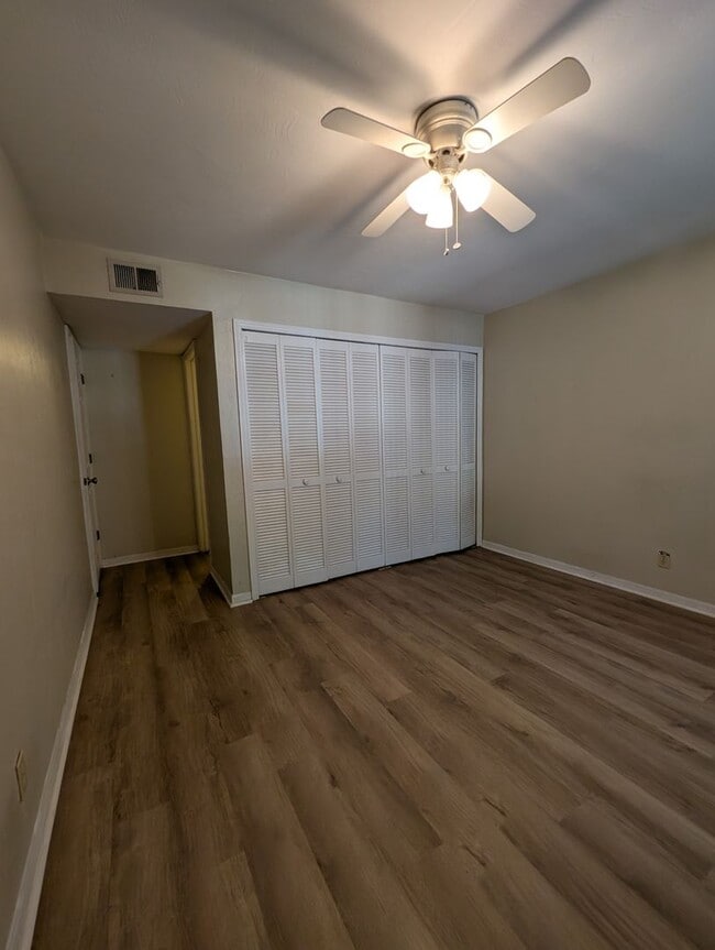 Photo - Oakbrook Walk - Shared Housing Apartment