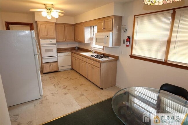 Foto del edificio - 101 Stelton Rd