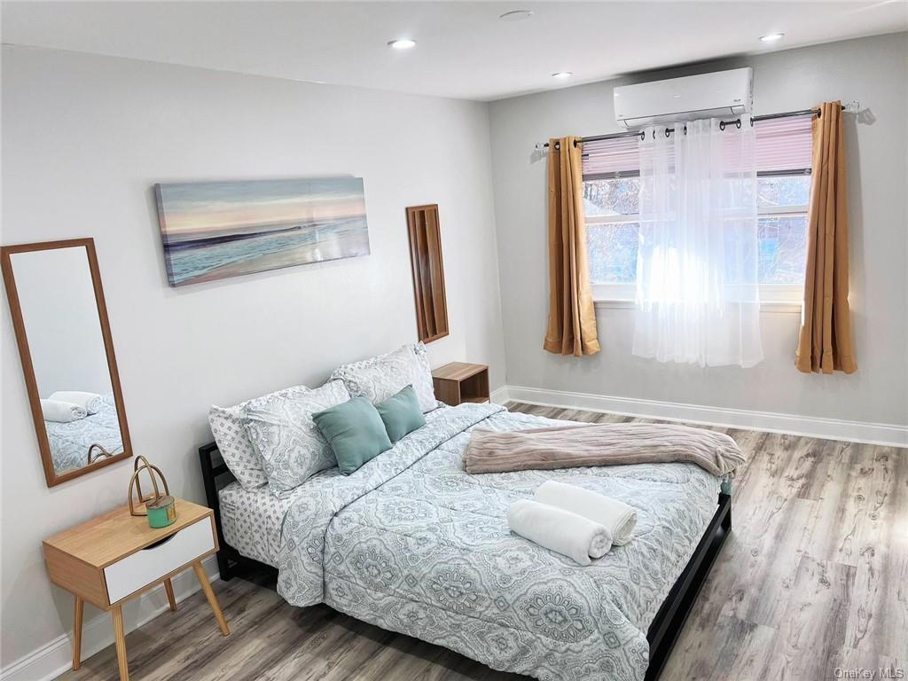 Foto principal - 451 Castle Hill Ave