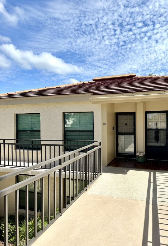 Foto del edificio - 6180 Sun Blvd