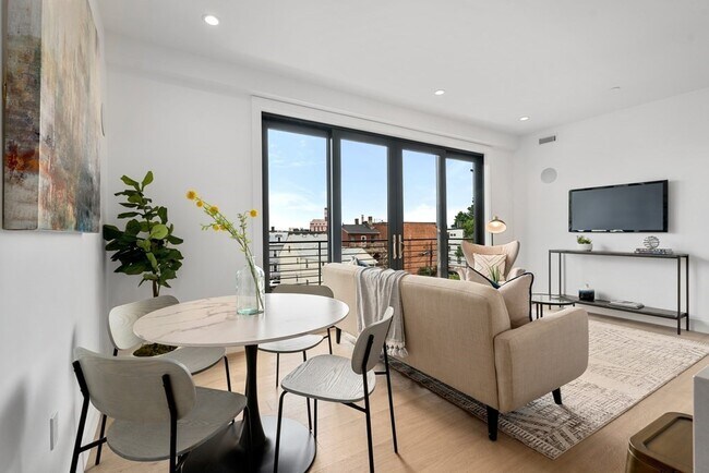 Foto del edificio - 472 W Broadway