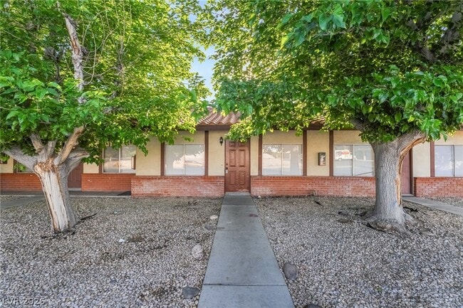 Foto del edificio - 1611 E Harmon Ave