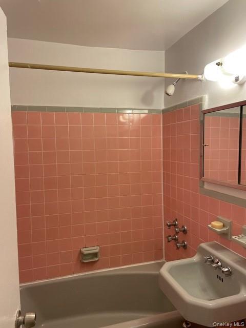 Foto del edificio - 413 E 82nd St