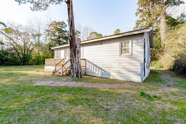 Building Photo - 1068 Hard Pinch Rd