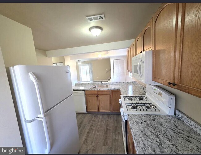 Foto del edificio - 525 Blackbird Dr