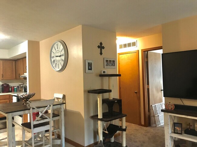 Foto del edificio - 2 bed 1 bath unit