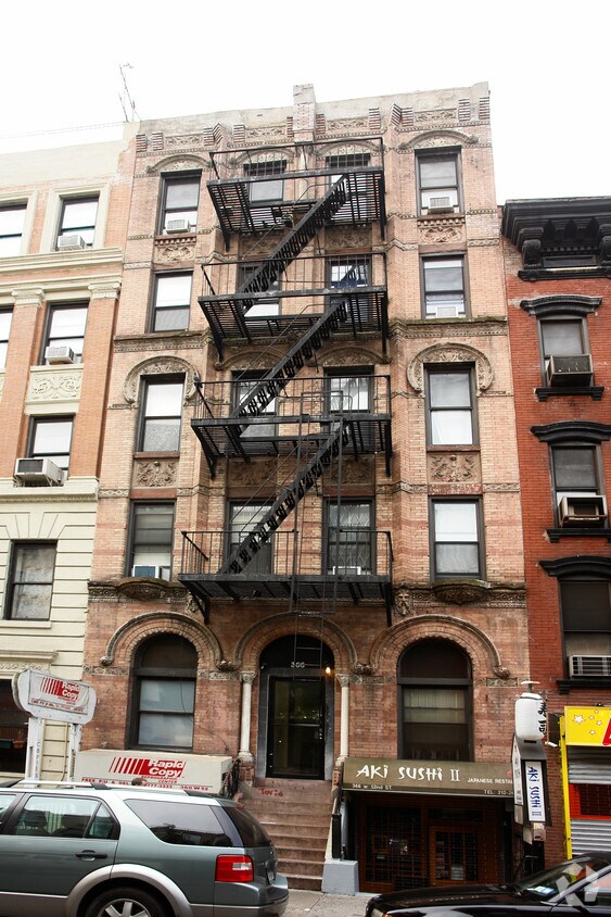 Foto del edificio - 366 W 52nd St