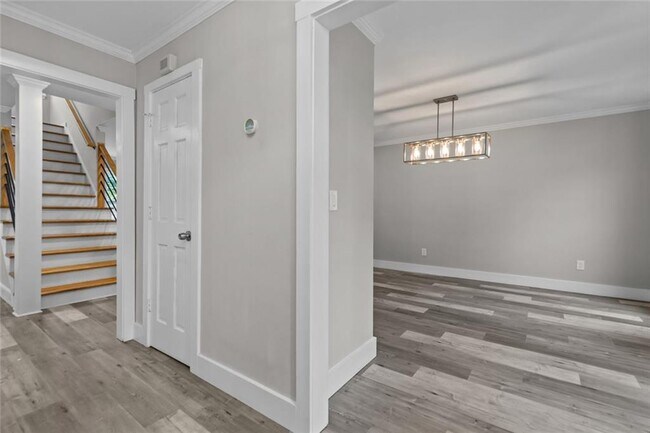Foto del edificio - 773 Huntington Way NW
