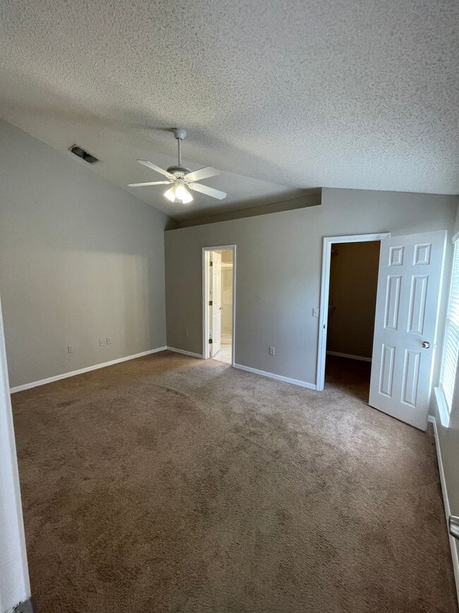 Building Photo - 3/2 Home In Deltona