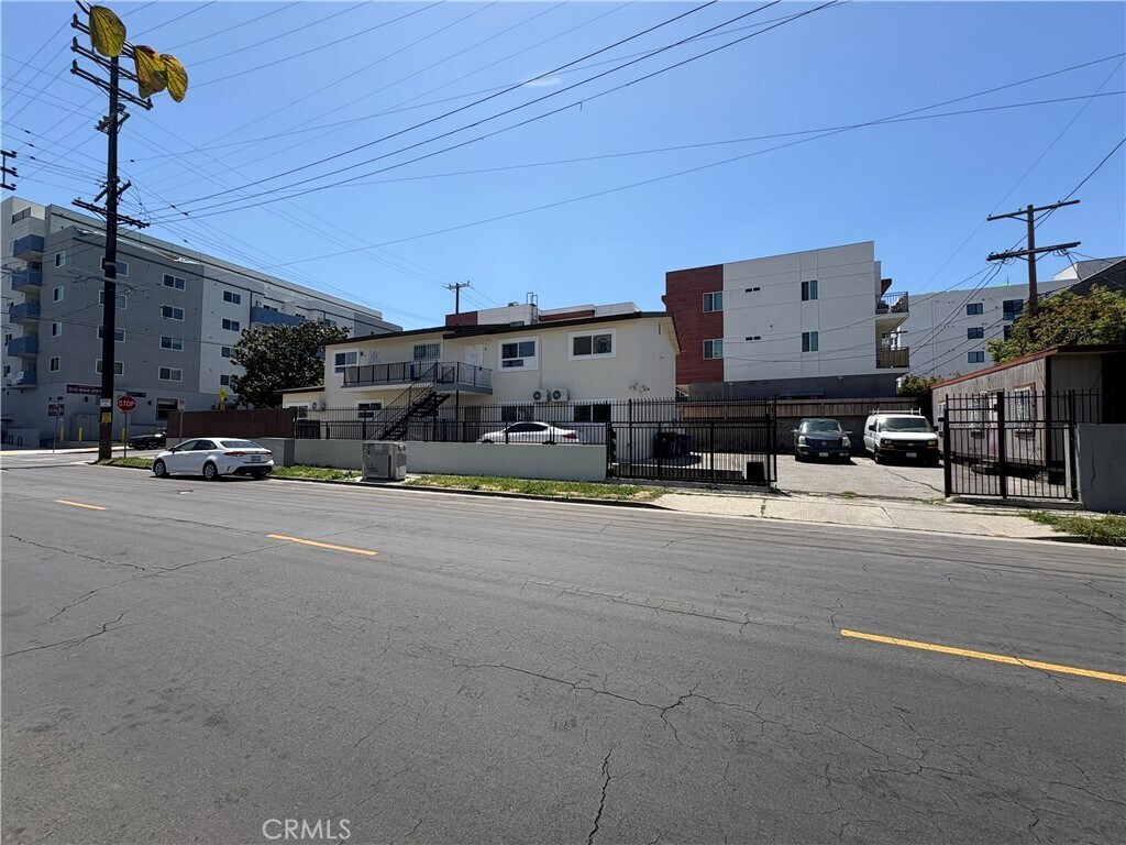 Foto principal - 1103 S Hobart Blvd