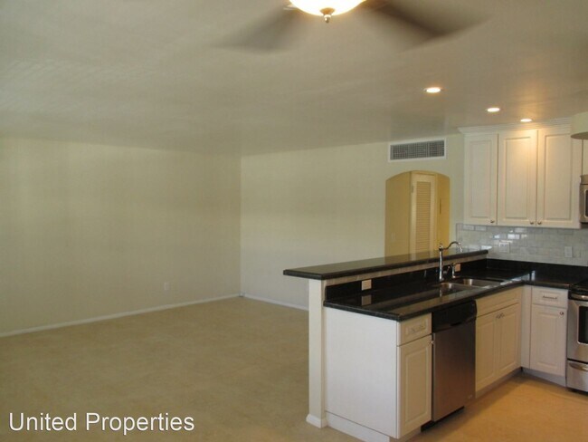 Foto del edificio - 2 br, 1 bath House - 5201 NE 24 Terrace, #...