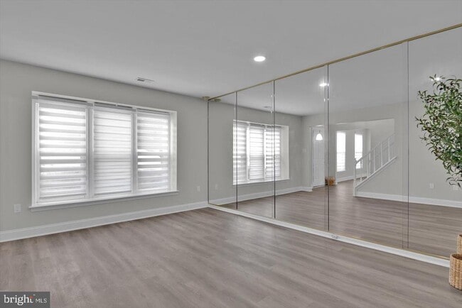Building Photo - 205 Longstone Dr