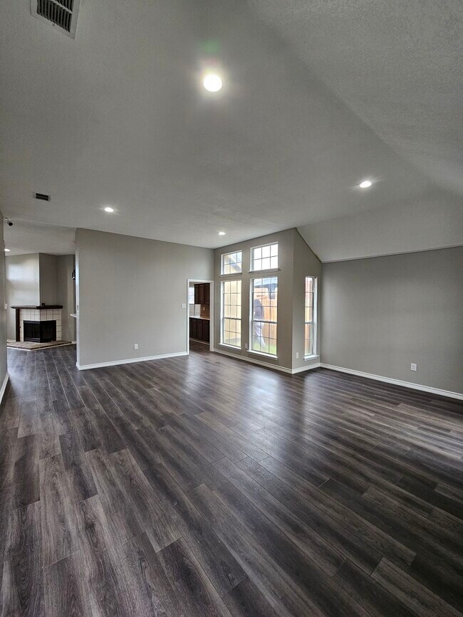 Building Photo - 1206 Paul Dr