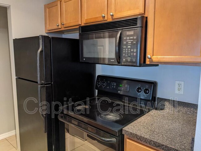 Building Photo - 209 Lake Brook Cir