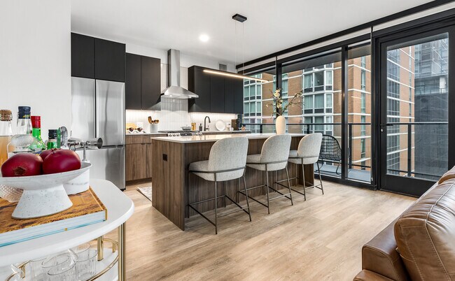 Foto del edificio - 218 E Grand Ave