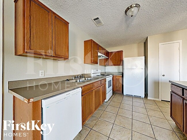 Foto del edificio - 1600 Shady Shores Dr