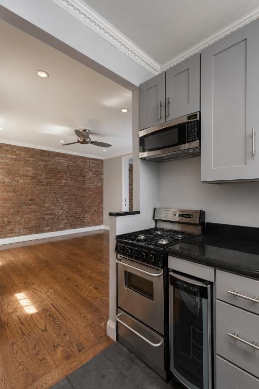 Foto del edificio - 326 E 100th St