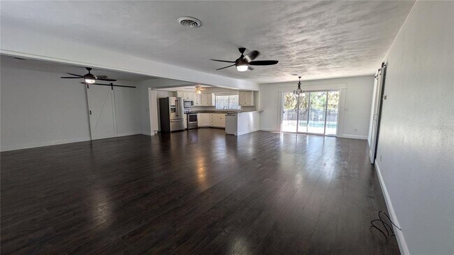 Building Photo - 303 E Pomelo St