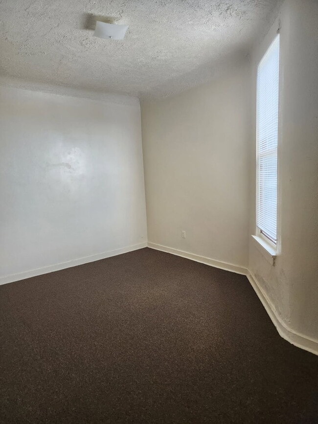 Building Photo - 6527 S Kimbark Ave