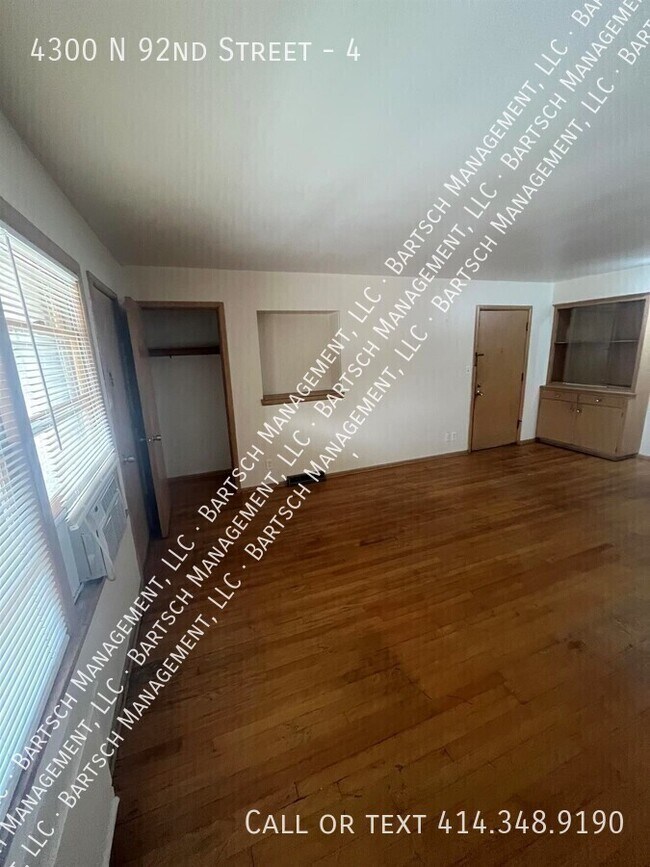 Foto del edificio - 4300 N 92nd St