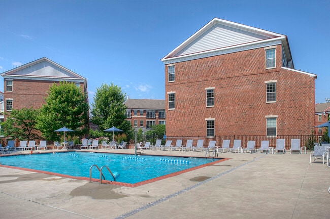 Building Photo - 700 Commodore Ct