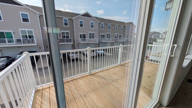 Foto del edificio - 527 Red Oak Cir