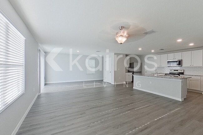 Building Photo - 8614 SW 43rd Ter