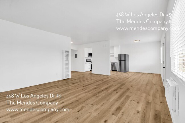 Foto del edificio - 468-72 W Los Angeles Dr