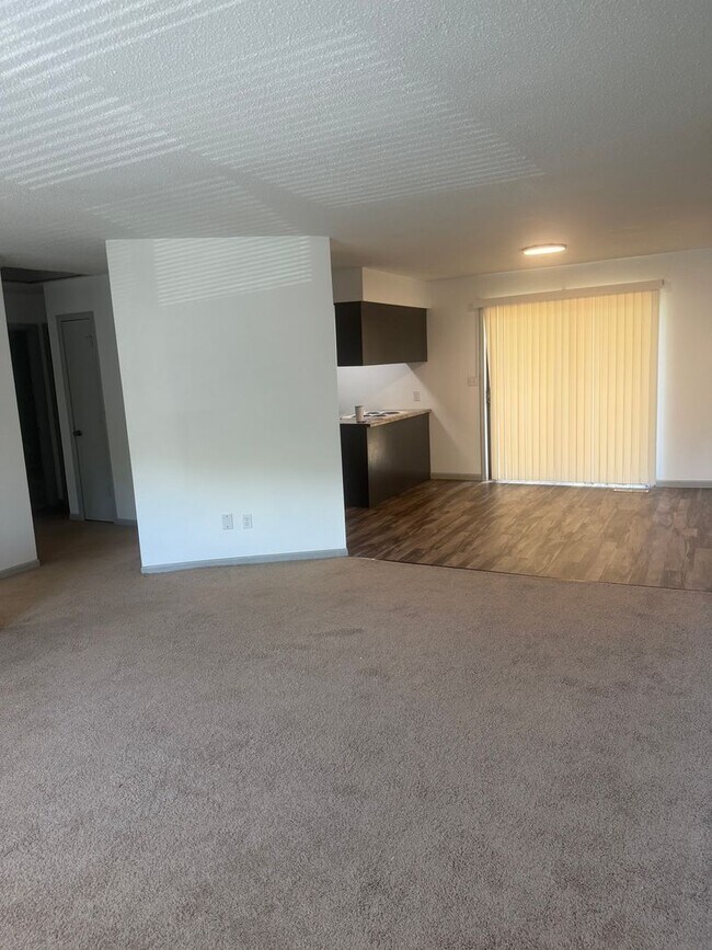 Foto del edificio - 431 Maple Grove Way