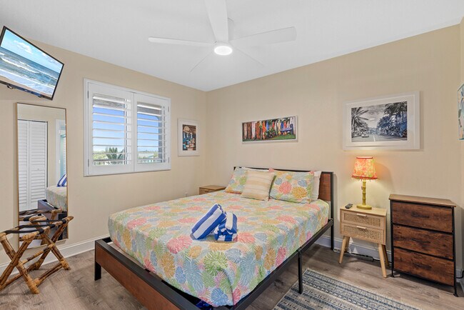 Building Photo - Oceania Beach Club 301
