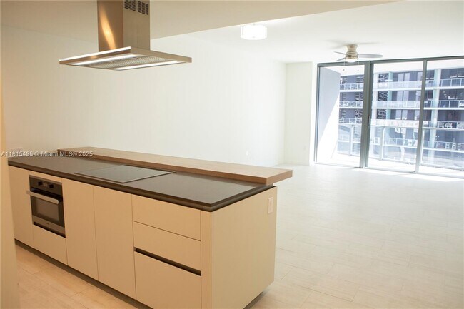 Building Photo - 1000 Brickell Plaza