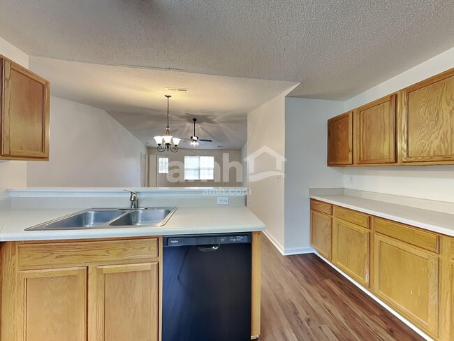 Foto del edificio - 411 Revis Creek Ct