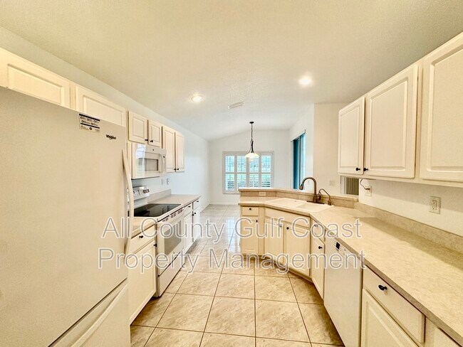 Building Photo - 535 Wexford Dr