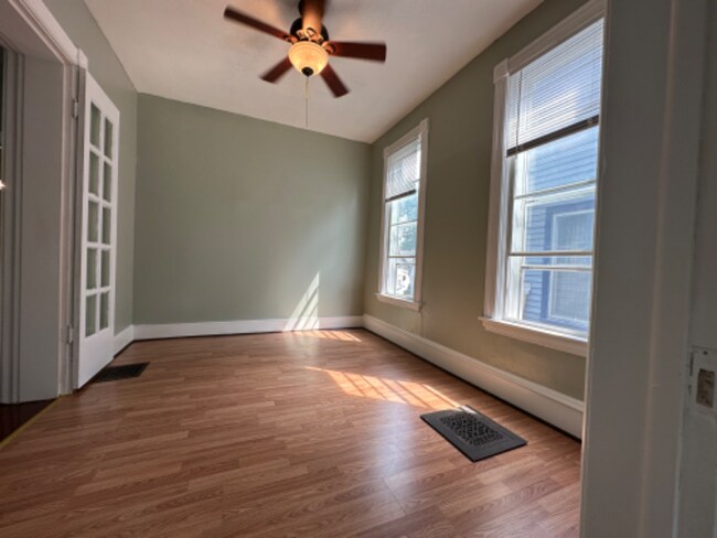 Foto del edificio - 610 W 8th St