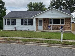 Building Photo - 6 Kent Dr