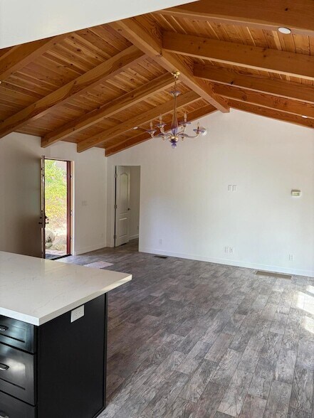 Foto del edificio - 60 Crestview Ln