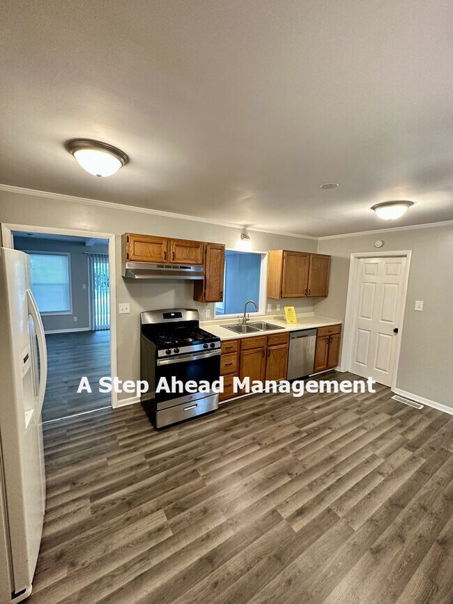 Foto del edificio - 6715 Parker Ave-3 Bed/2 Bath -$200 off you...
