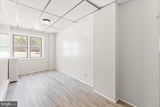 Building Photo - 245 Warren St