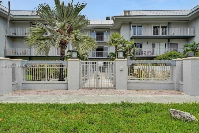 Foto del edificio - 7401 SW 82nd St