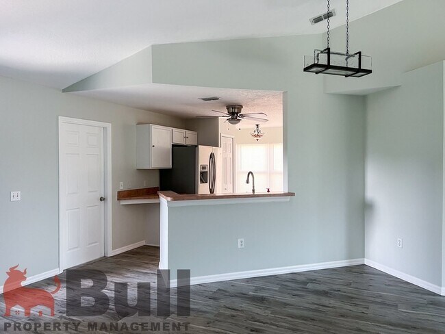 Building Photo - 3824 Kyle Dr