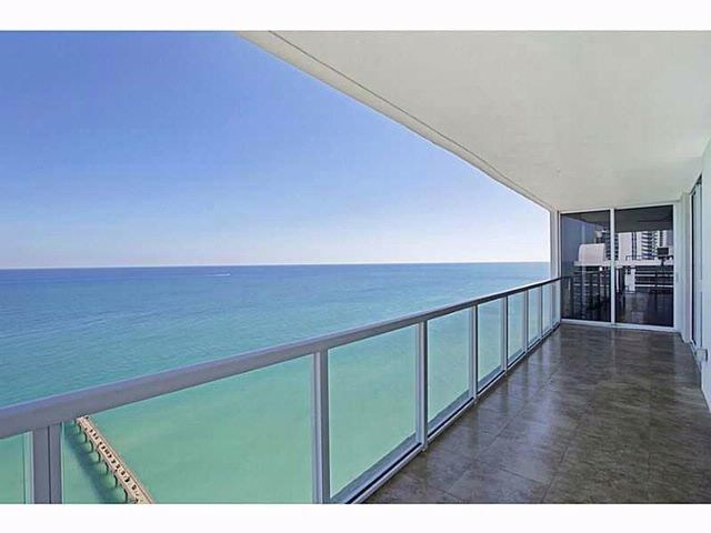 Primary Photo - 16699 Collins Ave