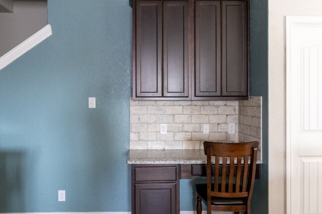 Foto del edificio - 737 Cornflower Ct